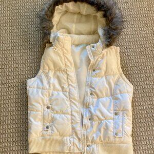 Maurices Womens Puffer Hooded Vest Jacket Faux Fur Trim Sleeveless Size L White
